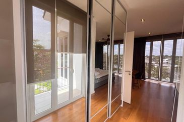 Emerald Bay @ Puteri harbour