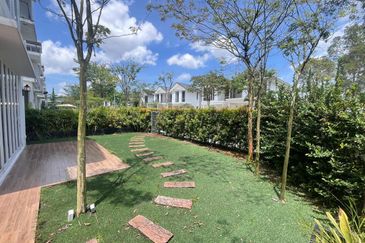 Emerald Bay @ Puteri harbour