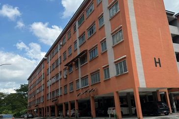 Taman Pulai Utama Flat