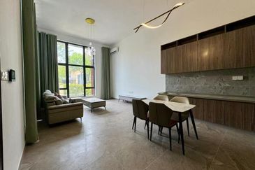 Forest City Golf Resort, Gelang Petah