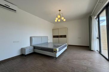 Forest City Golf Resort, Gelang Petah