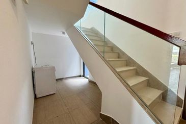 Forest City Golf Resort, Gelang Petah