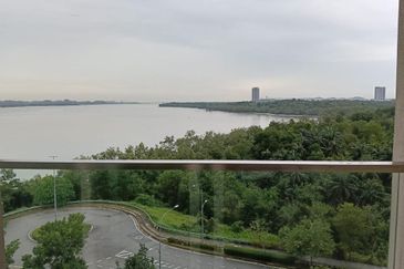 Puteri Cove Residences