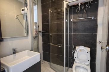 Baypoint @ Country Garden Danga Bay