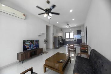 Baypoint @ Country Garden Danga Bay