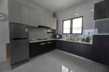 Baypoint @ Country Garden Danga Bay