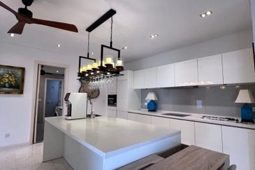 Emerald Bay @ Puteri harbour