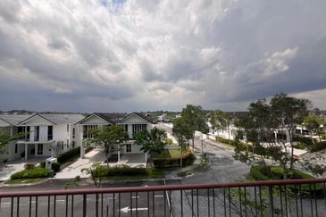 Emerald Bay @ Puteri harbour