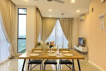 D\'Pristine @ Medini