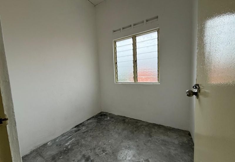 Taman Pulai Utama Flat