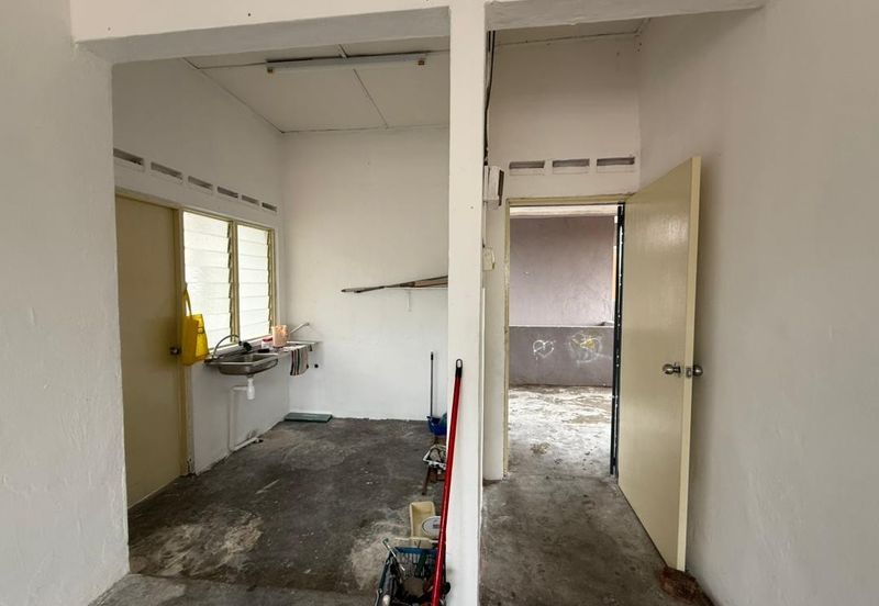 Taman Pulai Utama Flat