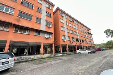 Taman Pulai Utama Flat