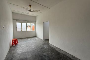 Taman Pulai Utama Flat