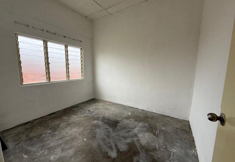 Taman Pulai Utama Flat