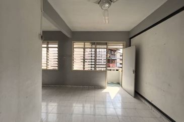 Flat Taman Perling