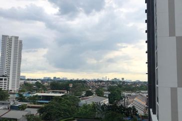 Dedaun Hijau (Greenfield Regency)