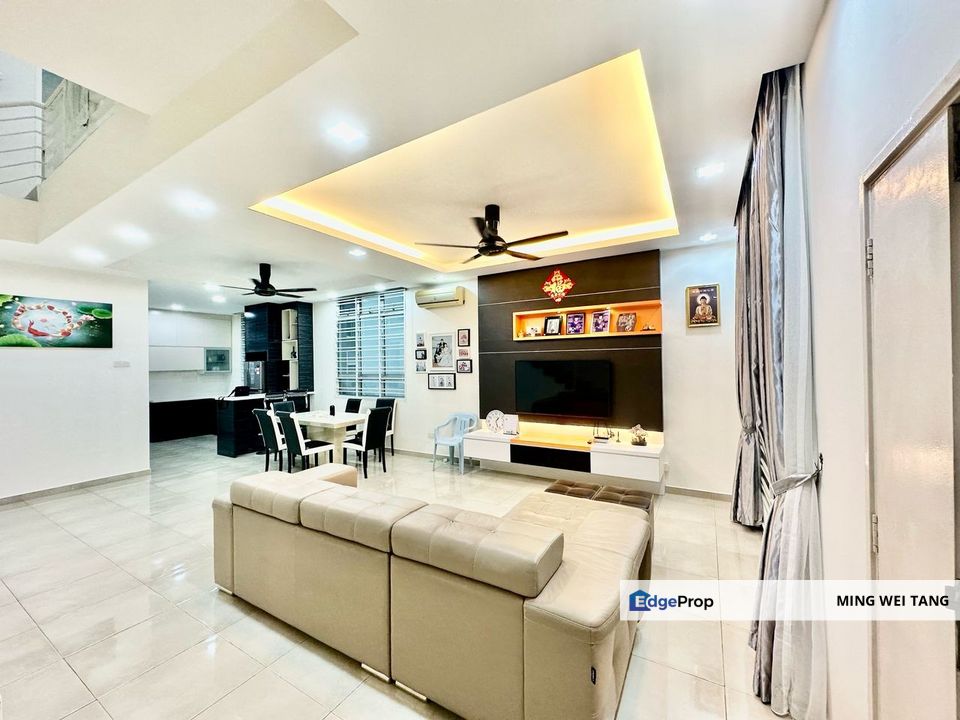 Taman Nusa Sentral 2 Storey Endlot for Sale , Johor, 