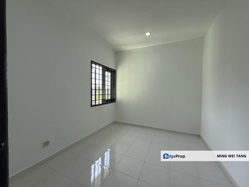 Lily&Jasmine Apartment 3 bedrooms 2 Bathrooms for Sale, Johor, Tampoi