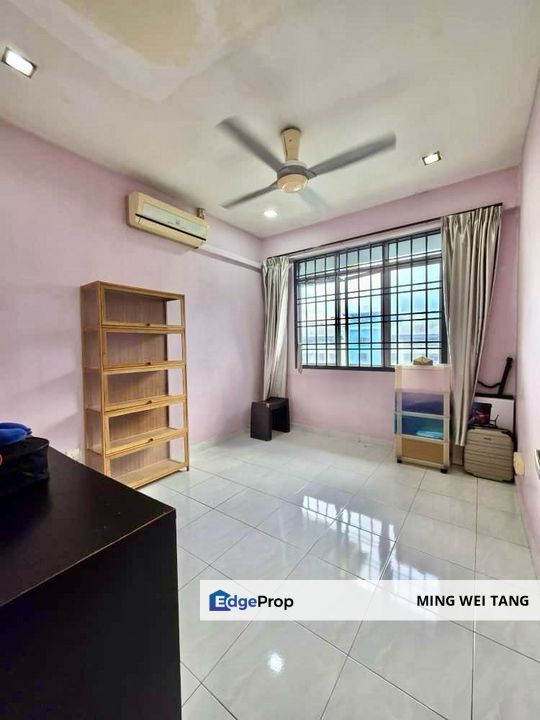 Sri Akasia Apartment 3 Bedrooms 2 Bathrooms Corner Lot for Sale, Johor, Tampoi