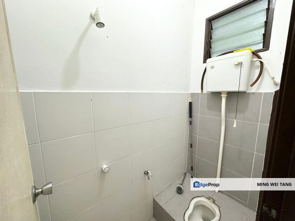 Nusantara Endlot Extra Land Good Renovated Condition House , Johor, Gelang Patah