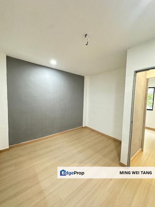 Rumah Pasang Ria Gelang Patah 3 Bedrooms 2 Bathrooms for Sell, Johor, Skudai