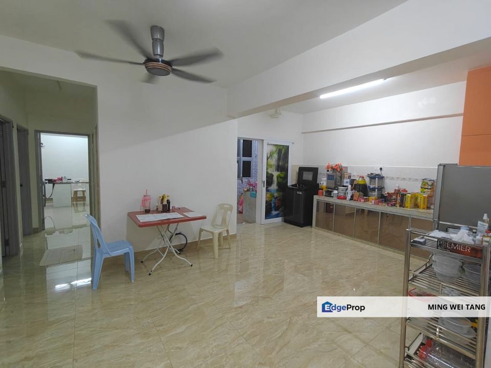 Sri Wangi Apartment Tampoi 3+1 Corner Renovated Unit , Johor, Tampoi