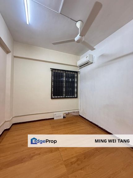 Sri Wangi Apartment 3 Bedrooms 2 Bathrooms for Sale, Johor, Tampoi