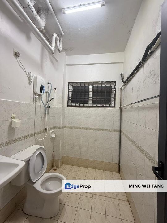 Sri Wangi Apartment 3 Bedrooms 2 Bathrooms for Sale, Johor, Tampoi