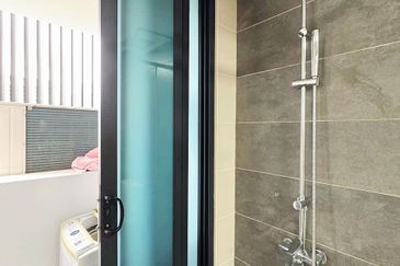 Almas Suites @ Puteri Harbour