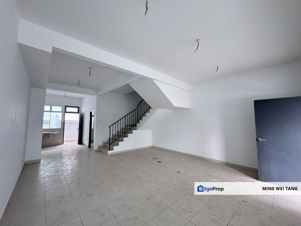Taman Pulai Mutiara 2.5 Storey For Sale, Johor, 