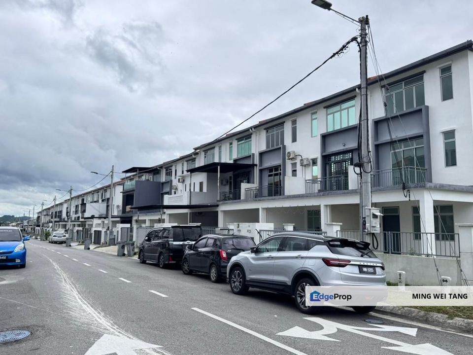 Taman Pulai Mutiara 2.5 Storey For Sale, Johor, 