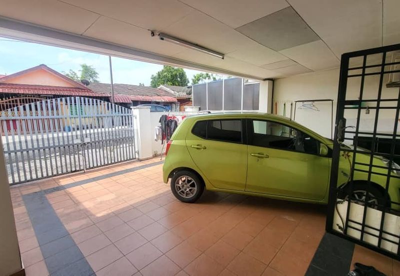 TAMAN UNIVERSITY INDAH