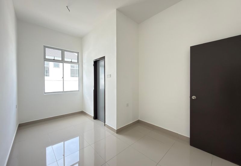 Citrine Hills 2 Storey Terrace House Sale 