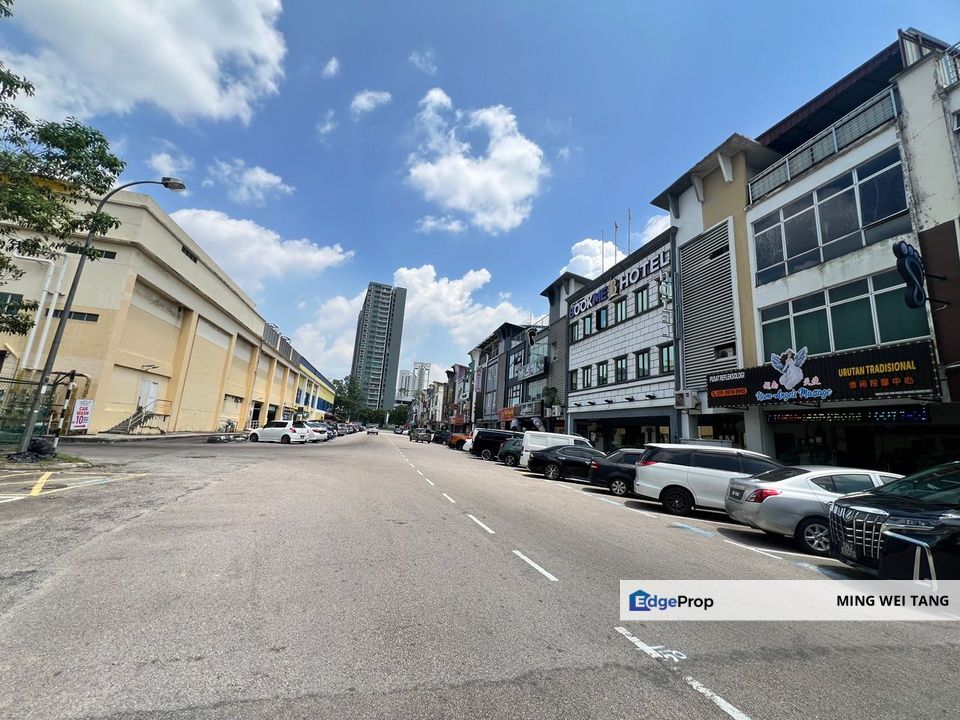 Tmn nusa bestari 3 Storey Shoplot for rent , Johor, 