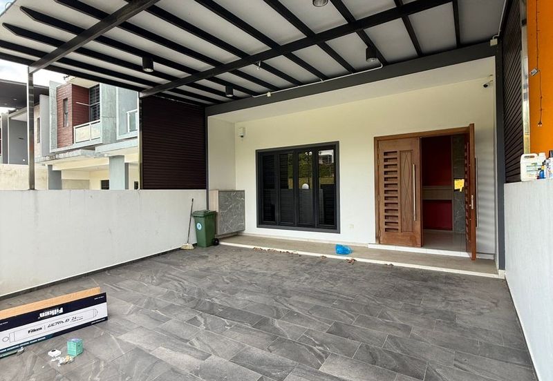 Bukit Indah Avenue 26 @ Villosa