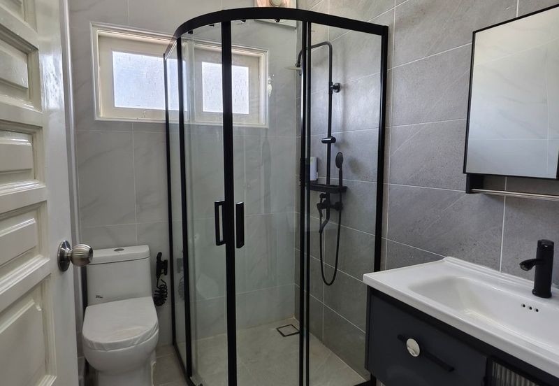 Stulang Laut / Darat