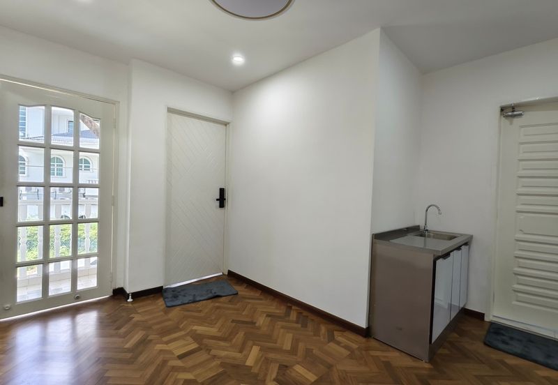 Stulang Laut / Darat