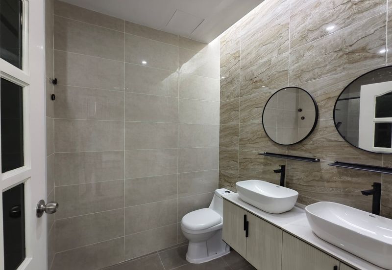 Stulang Laut / Darat