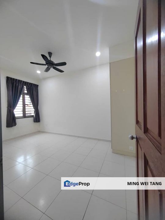 Tmn Sutera Utama Renovated 2 Storey Terrace House , Johor, Skudai
