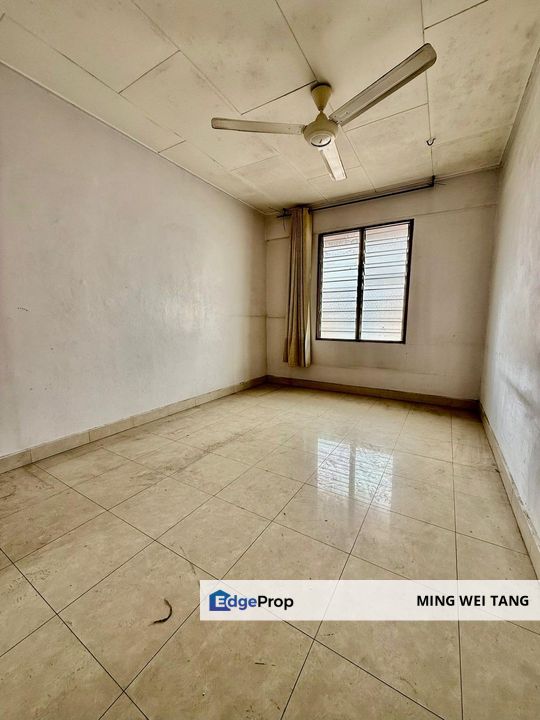 Medium Cost Flat Sri Lanang For Sale,, Johor, Johor Bahru