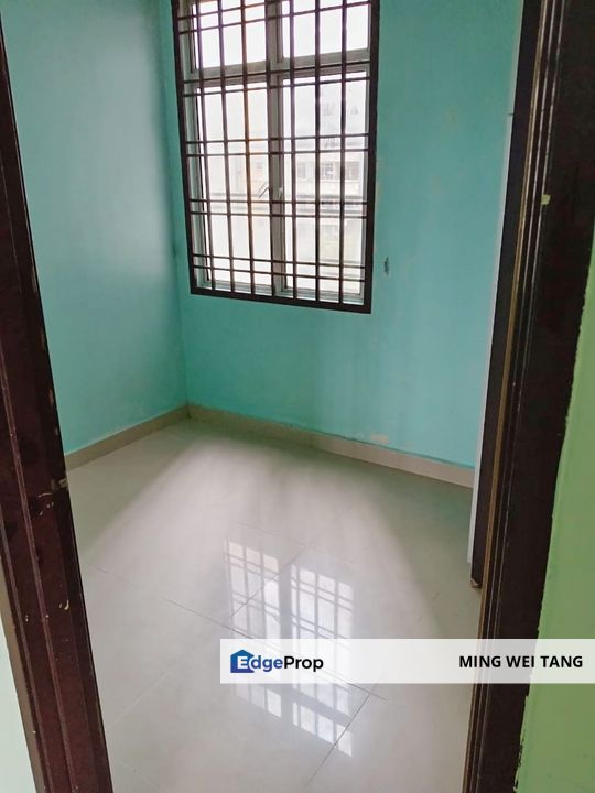 Corner Unit 💥Kipark Apartment Renovated For Sale ❗, Johor, Tampoi