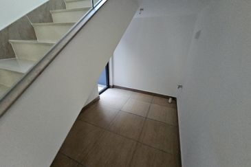 Forest City Golf Resort, Gelang Petah