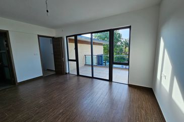 Forest City Golf Resort, Gelang Petah