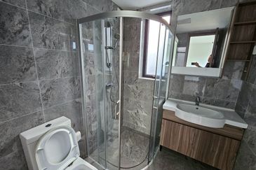 Forest City Golf Resort, Gelang Petah