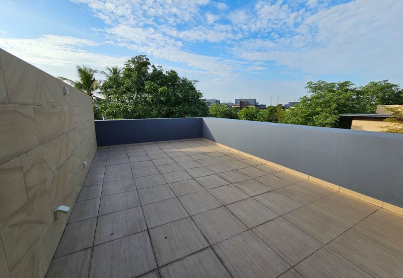 Forest City Golf Resort, Gelang Petah