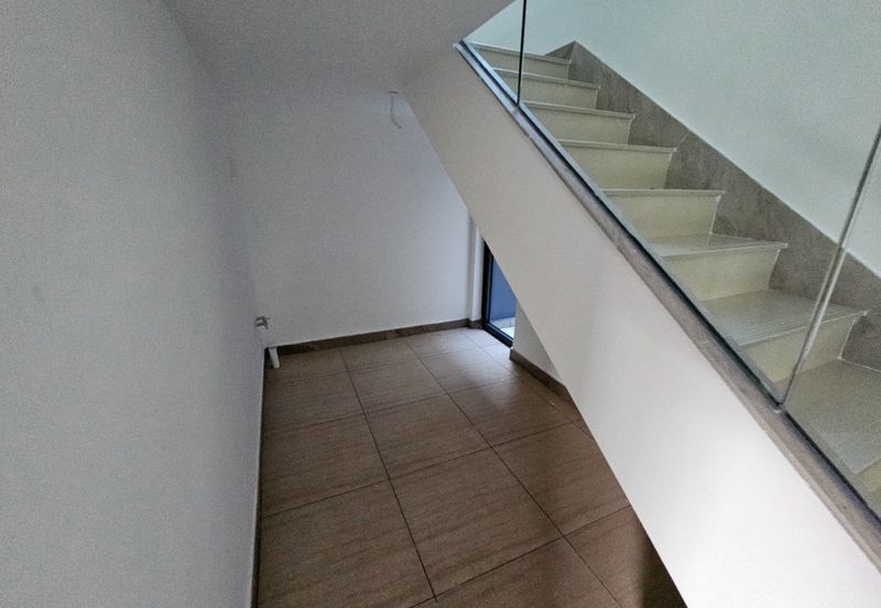 Forest City Golf Resort, Gelang Petah