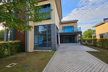 Forest City Golf Resort, Gelang Petah