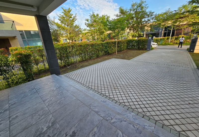 Forest City Golf Resort, Gelang Petah