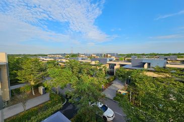 Forest City Golf Resort, Gelang Petah