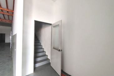 Equine Residence Shoplot